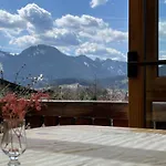 Grosszuegige Gimpl Kathi Mit Bergblick *
