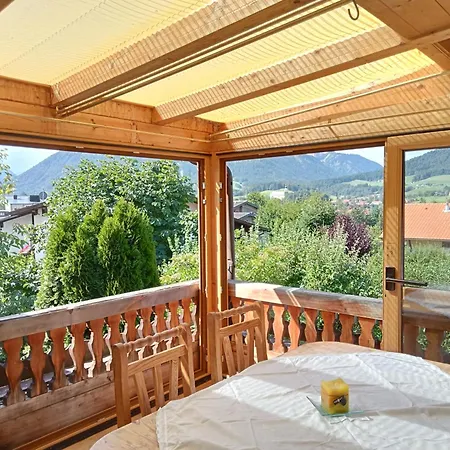 Grosszuegige Gimpl Kathi Mit Bergblick *