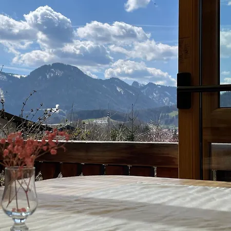 Grosszuegige Gimpl Kathi Mit Bergblick *